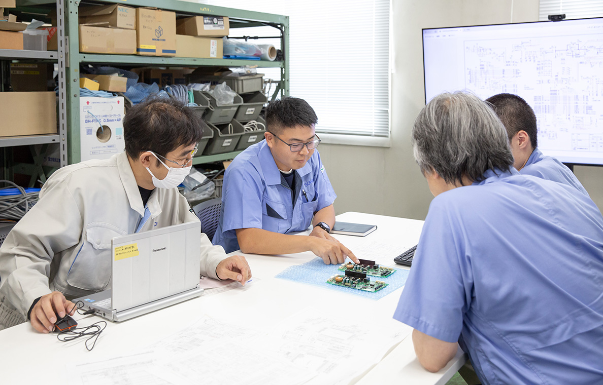 打ち合わせをしている様子